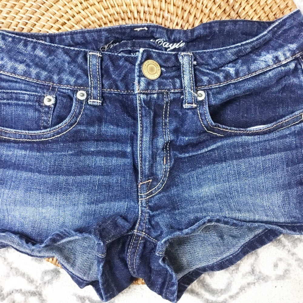 America Eagle Short Shorts Size 2 Stretch Jean - Picture 2 of 5